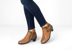 Emma - Chestnut Brown